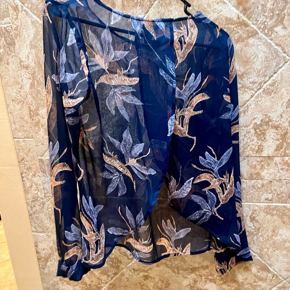 Quiksilver women’s small top - Picture 3 of 3